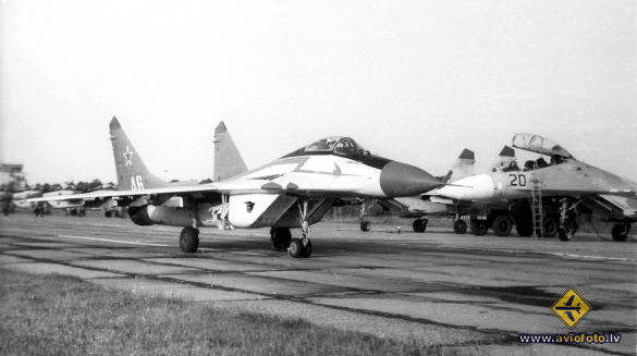 Mikoyan-Gurevich MiG-29 (9-12)